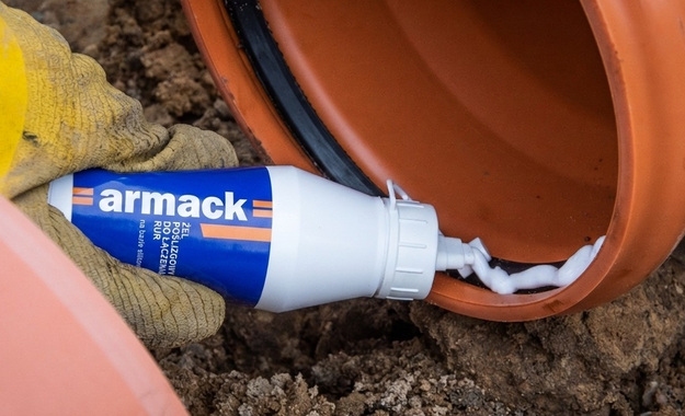 Joining PVC pipes: Lubricant vs. dish soap.
